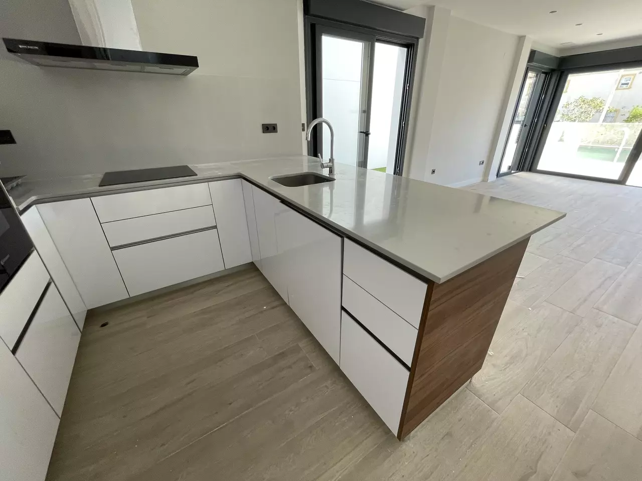 4-bedroom Apartment In Pilar De La Horadada, Spain (120 M²)