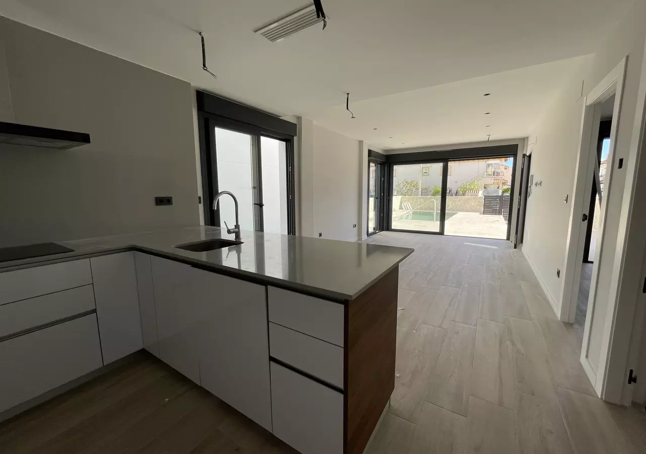 4-bedroom Apartment In Pilar De La Horadada, Spain (120 M²)