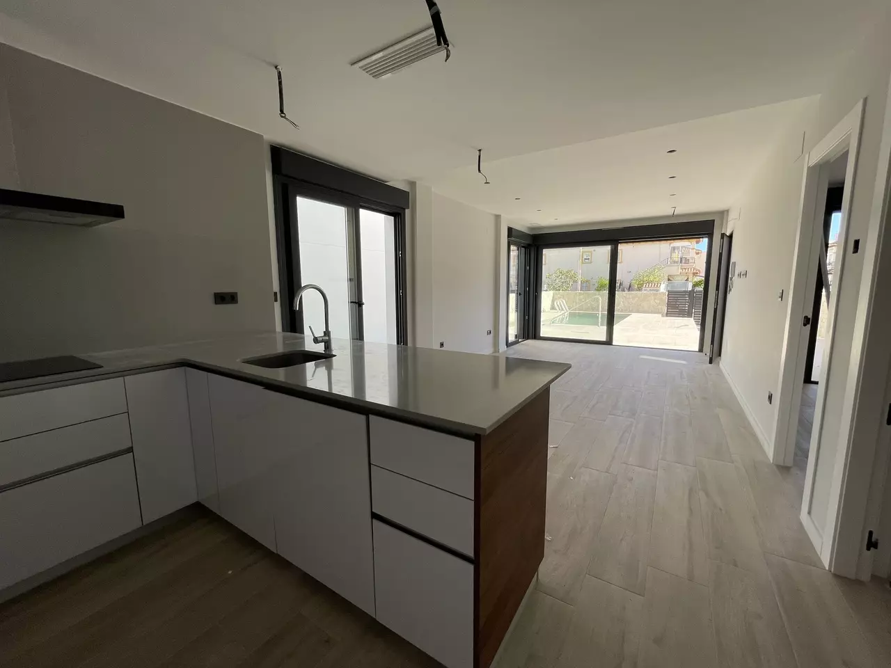 4-bedroom Apartment In Pilar De La Horadada, Spain (120 M²)