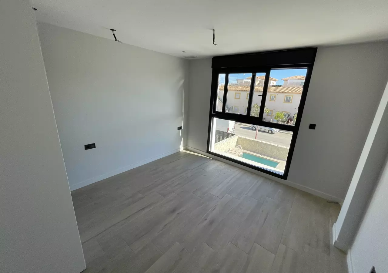 4-bedroom Apartment In Pilar De La Horadada, Spain (120 M²)