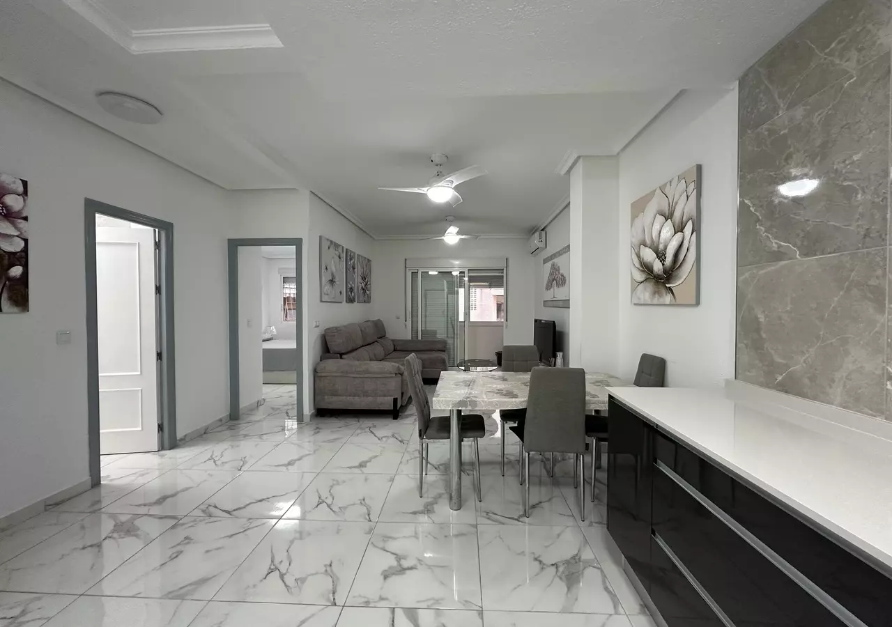 2-bedroom Apartment In Torrevieja, Spain (82 M²)
