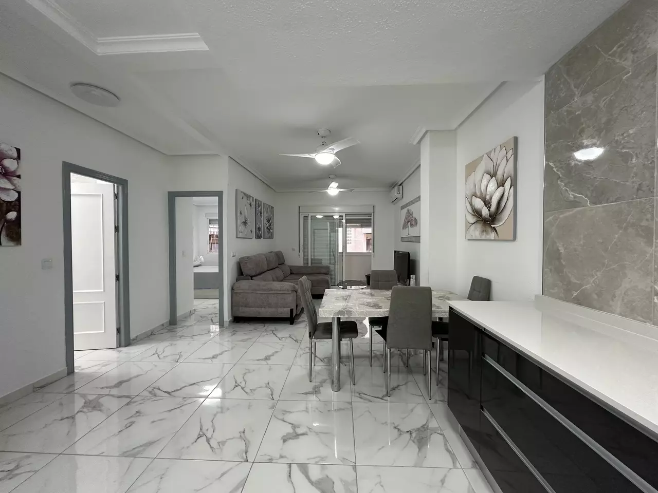 2-bedroom Apartment In Torrevieja, Spain (82 M²)