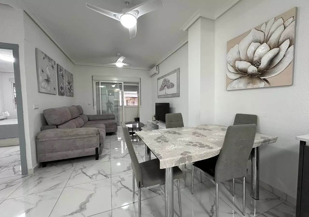 2-bedroom Apartment In Torrevieja, Spain (82 M²)