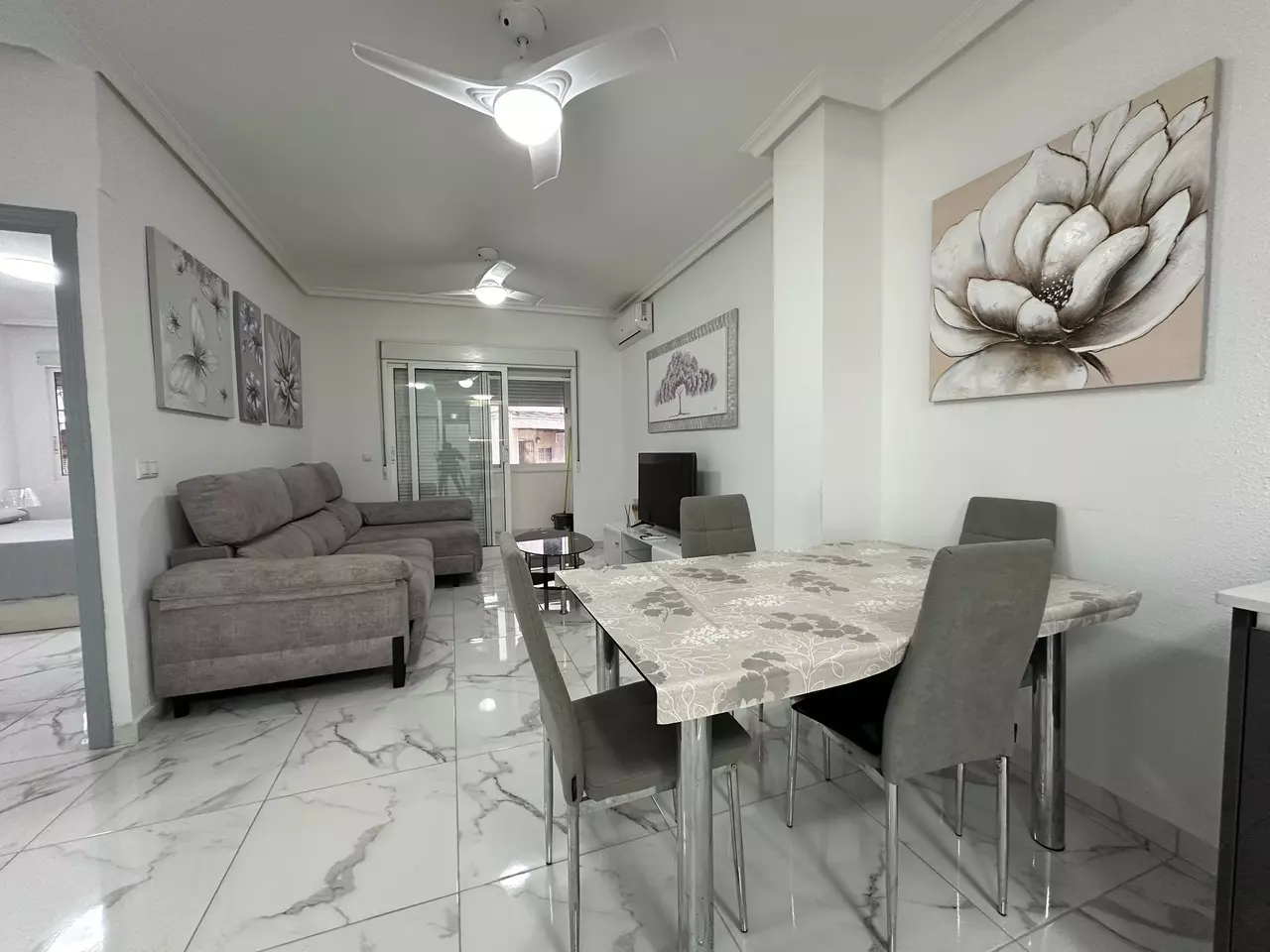 2-bedroom Apartment In Torrevieja, Spain (82 M²)