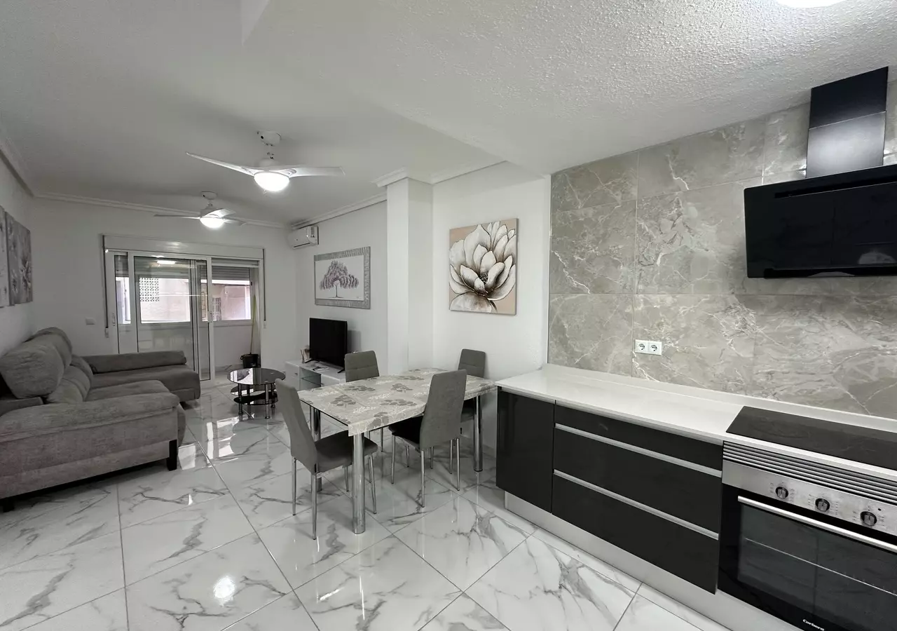 2-bedroom Apartment In Torrevieja, Spain (82 M²)