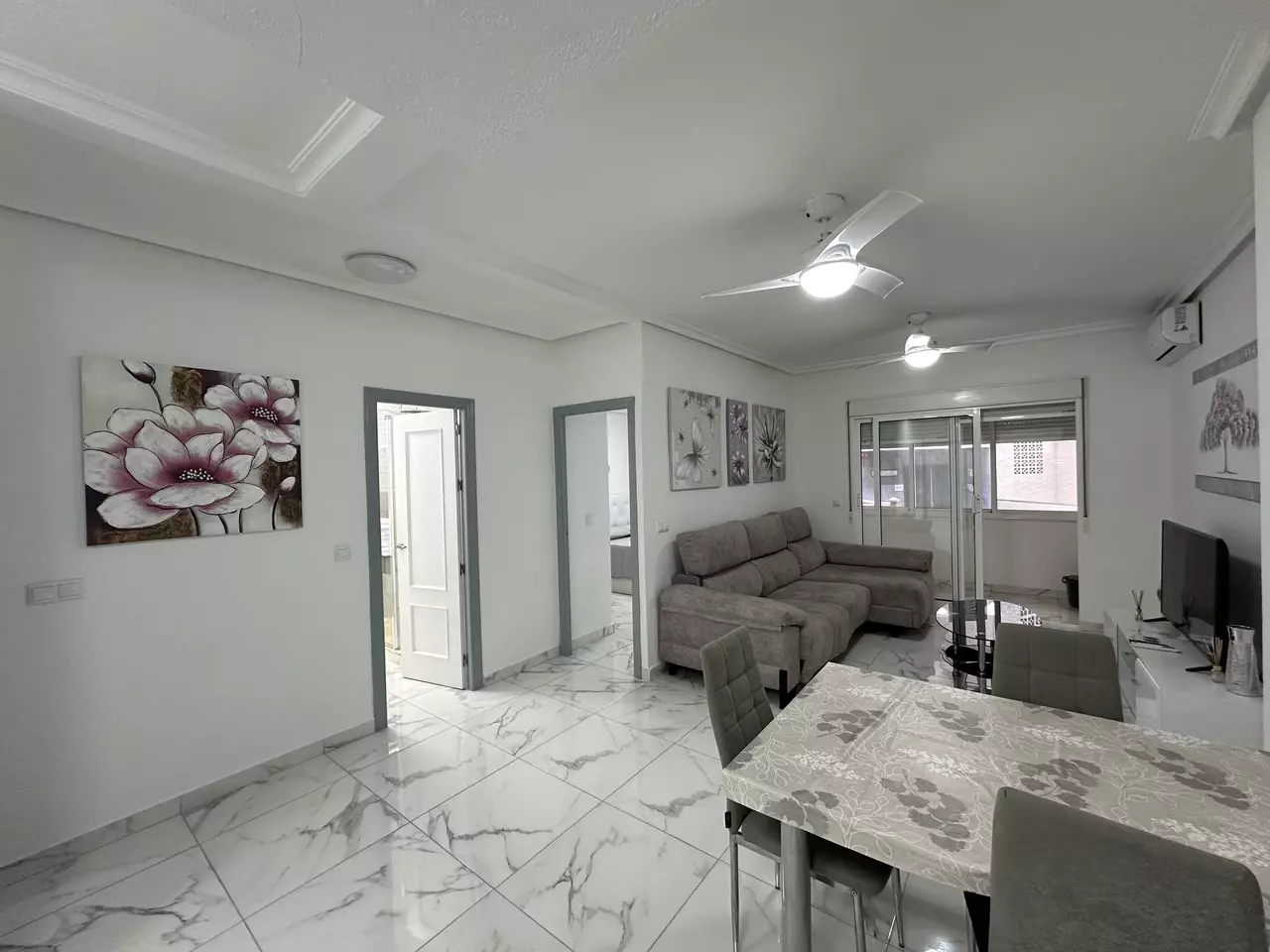 2-bedroom Apartment In Torrevieja, Spain (82 M²)