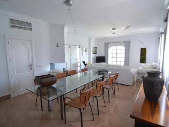 4-bedroom Villa In Torrevieja, Spain (520 M²)