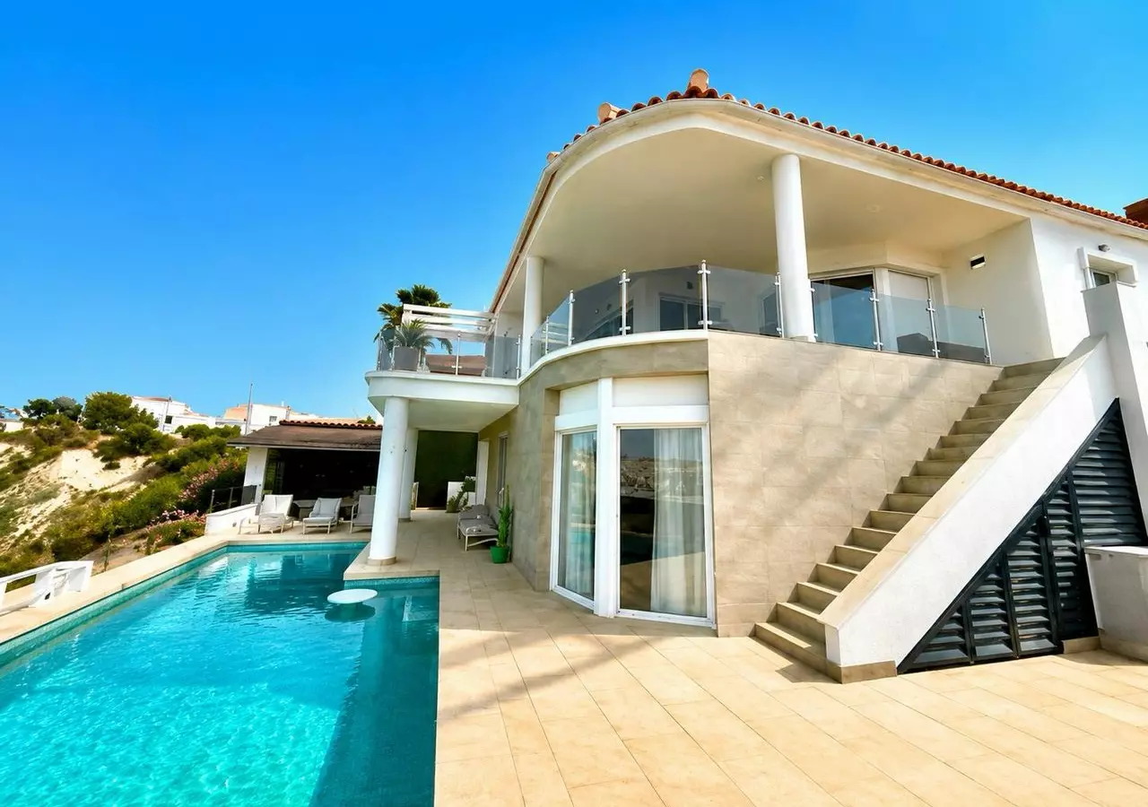 4-bedroom Villa In Ciudad Quesada, Spain (280 M²)