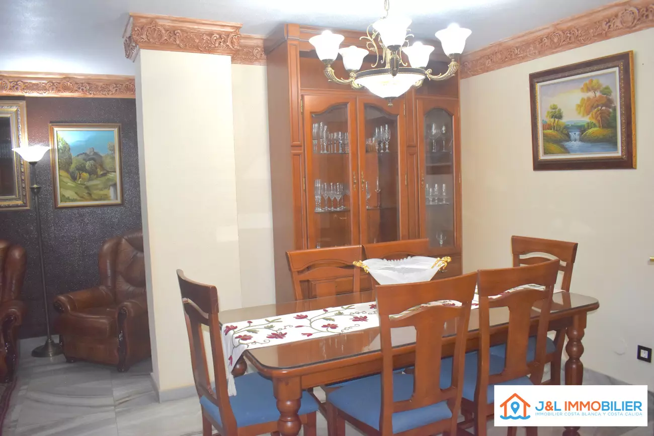 3-bedroom Apartment In Alicante, Spain (167 M²)