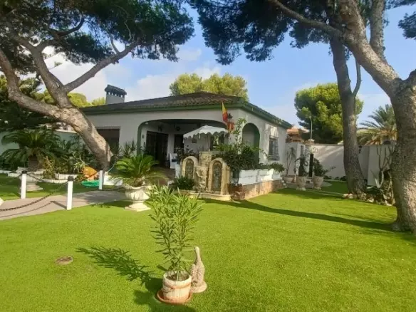 3-bedroom Villa In Orihuela Costa, Spain (250 M²)