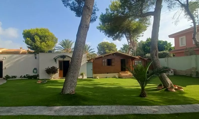 3-bedroom Villa In Orihuela Costa, Spain (250 M²)