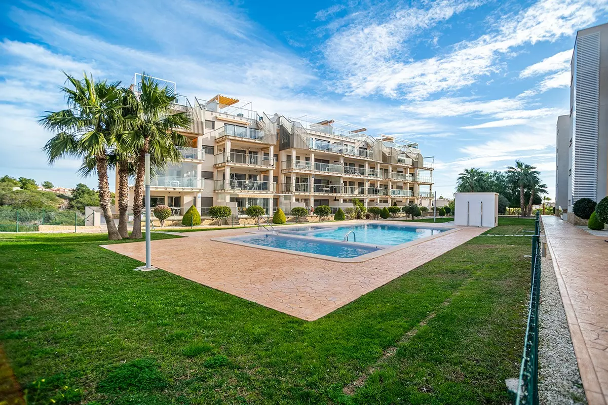 3-bedroom Apartment In Orihuela Costa, Spain (100 M²)