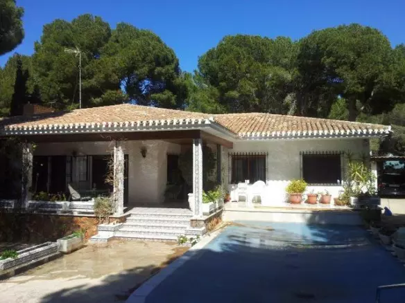 6-bedroom Villa In Pilar De La Horadada, Spain (250 M²)