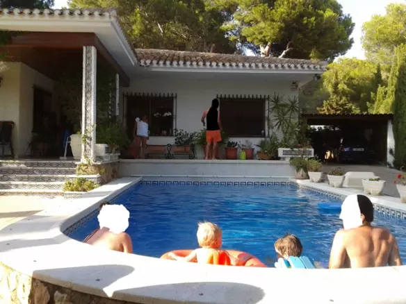 6-bedroom Villa In Pilar De La Horadada, Spain (250 M²)