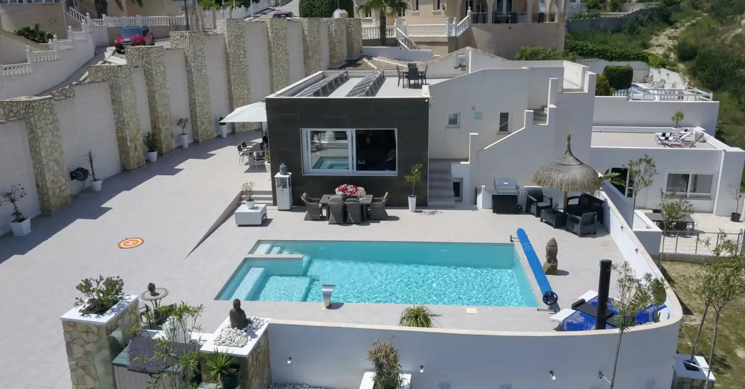 6-bedroom Villa In Ciudad Quesada, Spain (325 M²)