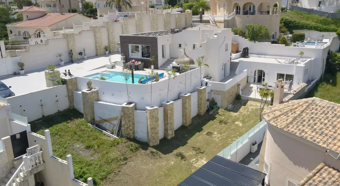 6-bedroom Villa In Ciudad Quesada, Spain (325 M²)