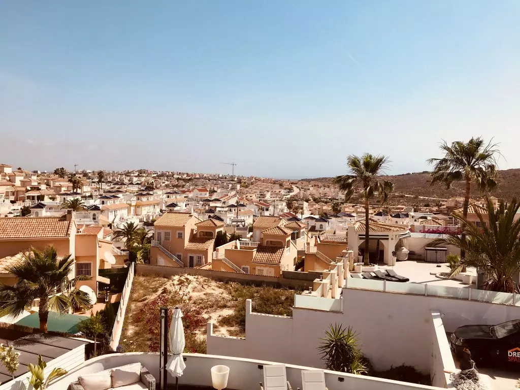 6-bedroom Villa In Ciudad Quesada, Spain (325 M²)
