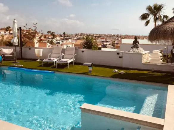 6-bedroom Villa In Ciudad Quesada, Spain (325 M²)
