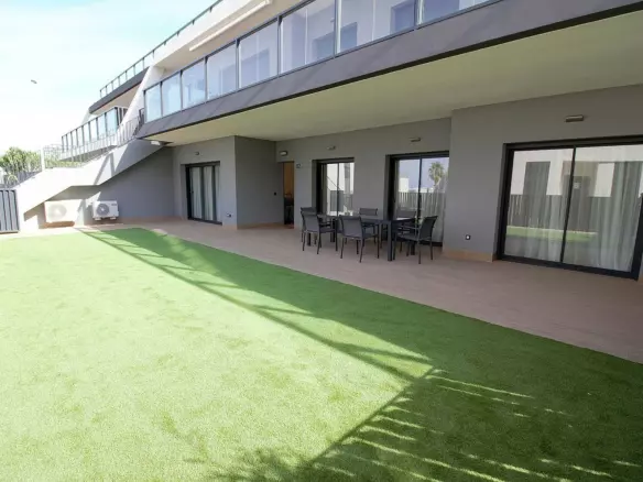 3-bedroom Apartment In Santa Pola, Spain (93 M²)