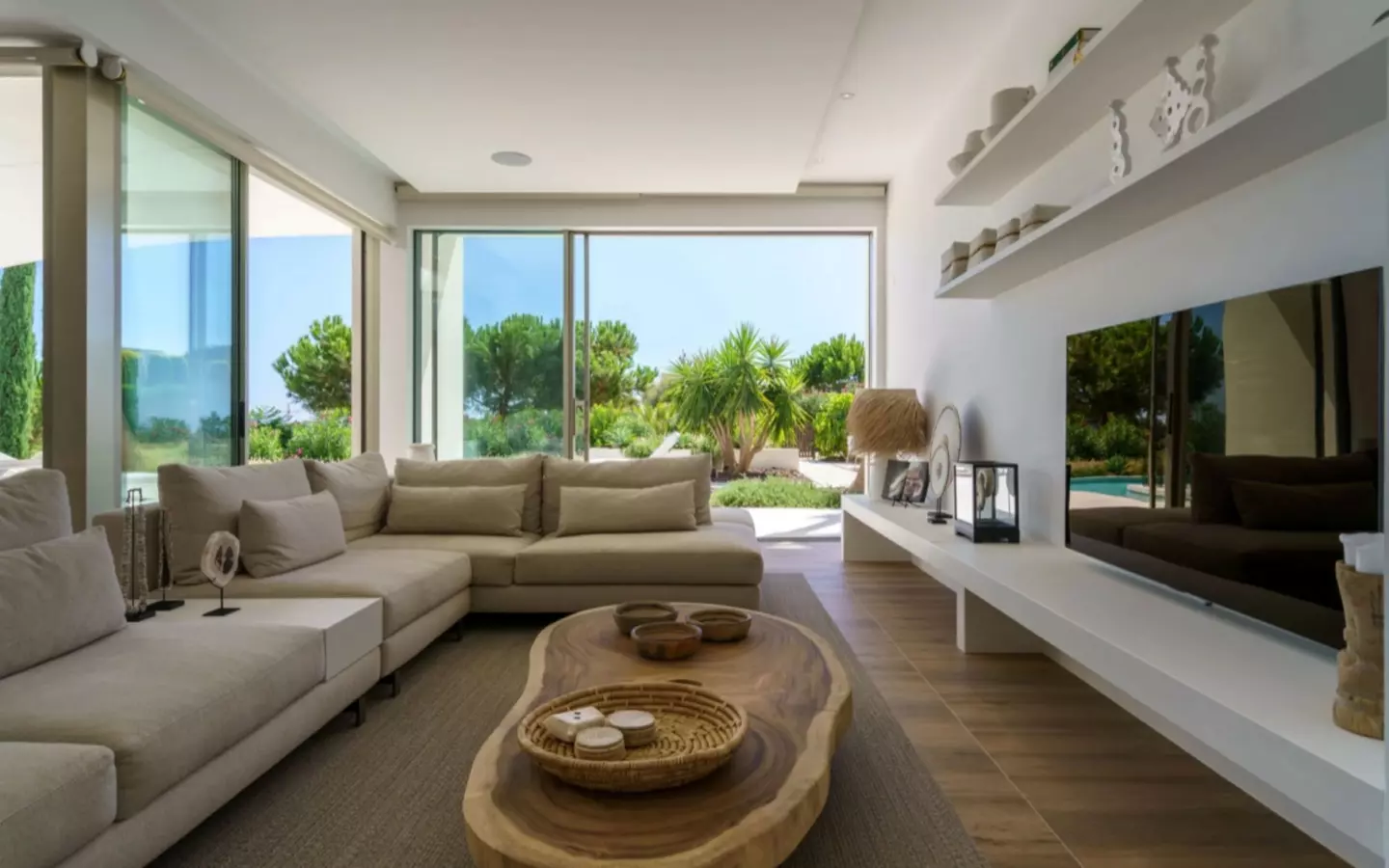 5-bedroom Villa In San Miguel De Salinas, Spain (241 M²)
