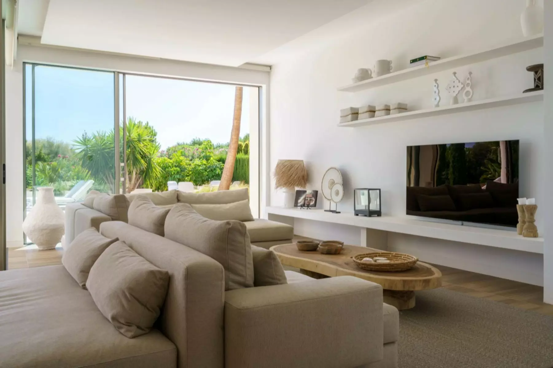 5-bedroom Villa In San Miguel De Salinas, Spain (241 M²)