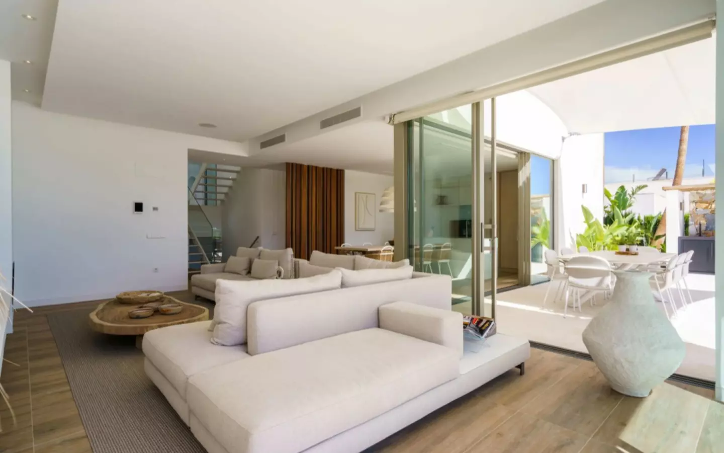 5-bedroom Villa In San Miguel De Salinas, Spain (241 M²)