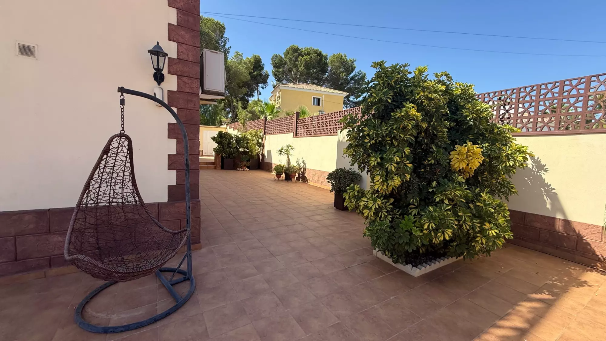 7-bedroom Villa In Torrevieja, Spain (311 M²)