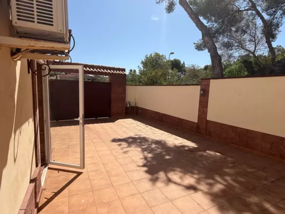 7-bedroom Villa In Torrevieja, Spain (311 M²)
