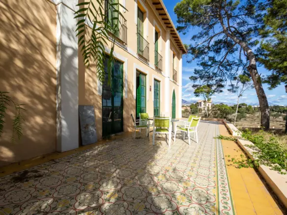 7-bedroom Villa In Alicante, Spain (560 M²)