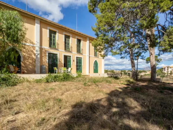7-bedroom Villa In Alicante, Spain (560 M²)
