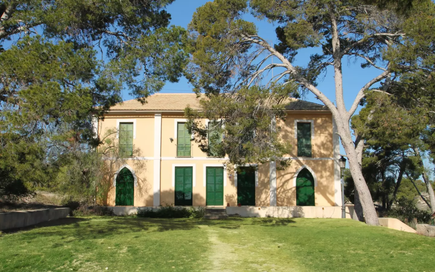 7-bedroom Villa In Alicante, Spain (560 M²)