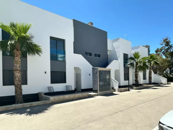 2-bedroom Apartment In Guardamar Del Segura, Spain (75 M²)