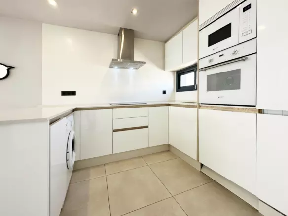 2-bedroom Apartment In Guardamar Del Segura, Spain (75 M²)