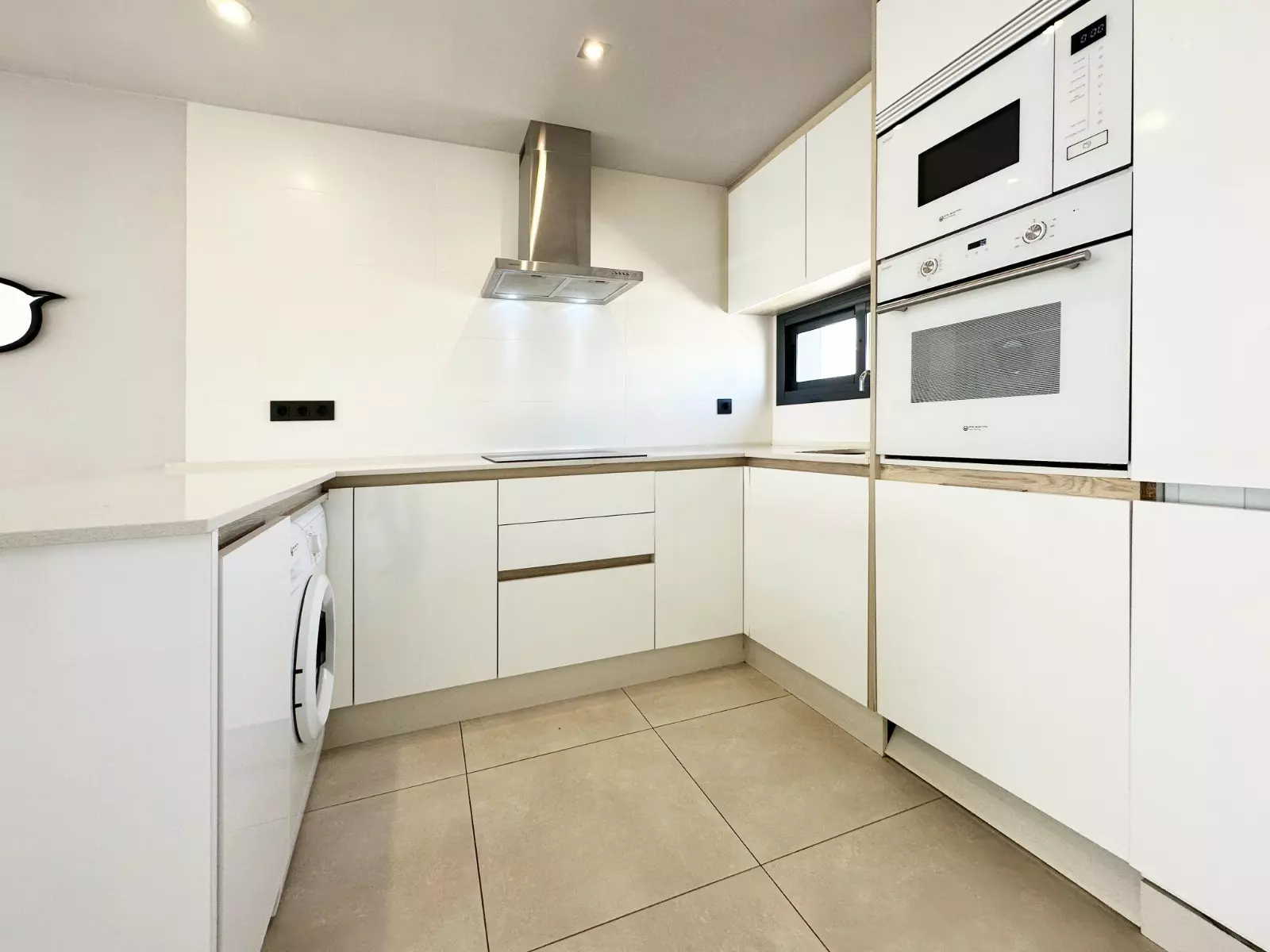 2-bedroom Apartment In Guardamar Del Segura, Spain (75 M²)