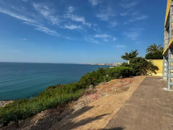 5-bedroom Villa In Cabo Roig, Spain (668 M²)