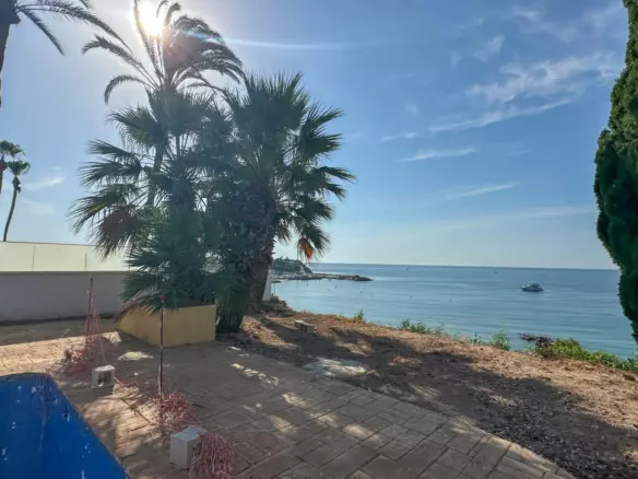 5-bedroom Villa In Cabo Roig, Spain (668 M²)