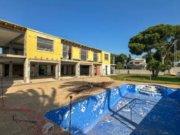 5-bedroom Villa In Cabo Roig, Spain (668 M²)