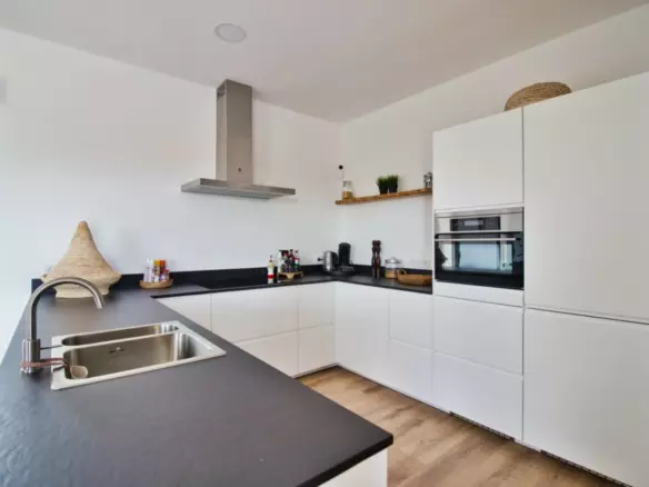 3-bedroom Villa In Pinoso, Spain (175 M²)