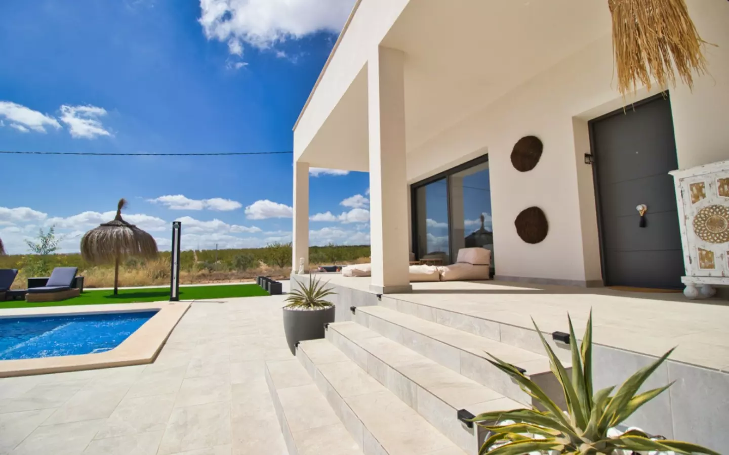 3-bedroom Villa In Pinoso, Spain (175 M²)