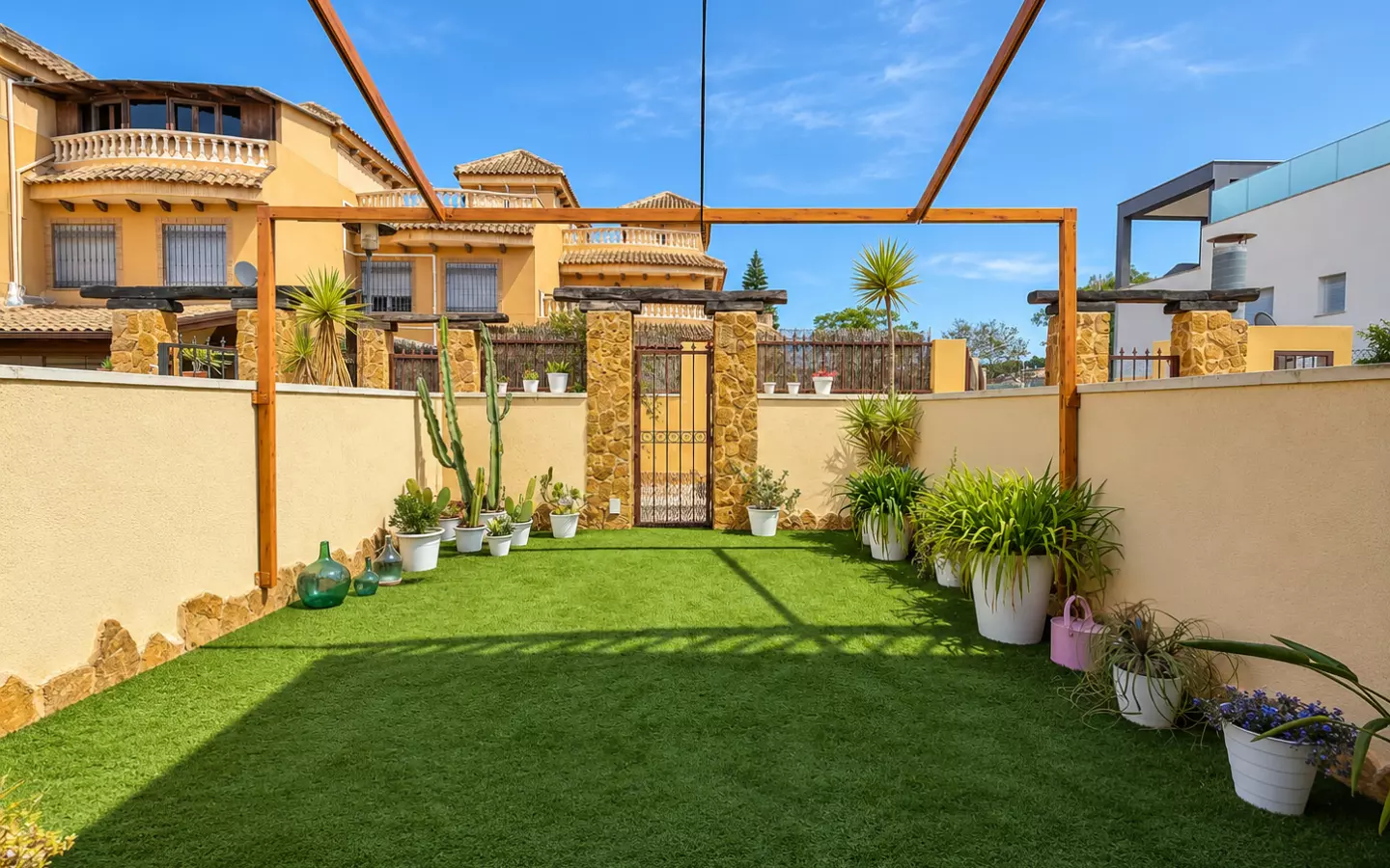 4-bedroom Town House In Guardamar Del Segura, Spain (108 M²)