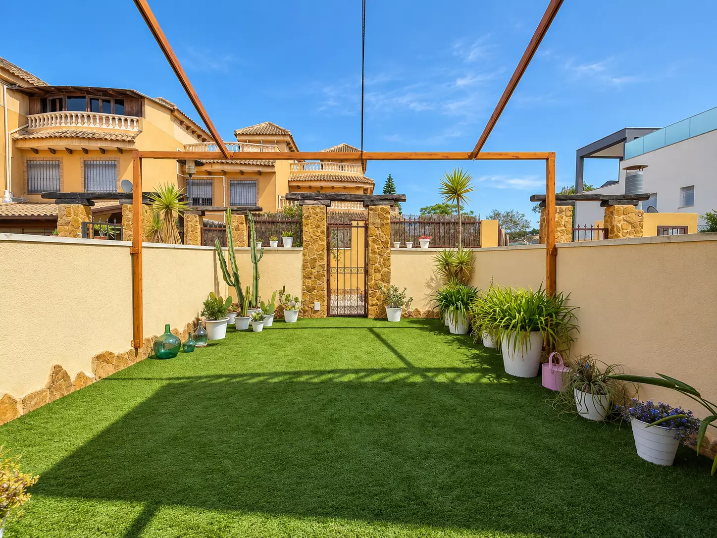 o_1k359q5q81sr31m95lpj1pvh1qtc4a-10967a 4-bedroom Town House In Guardamar Del Segura, Spain (108 M²)