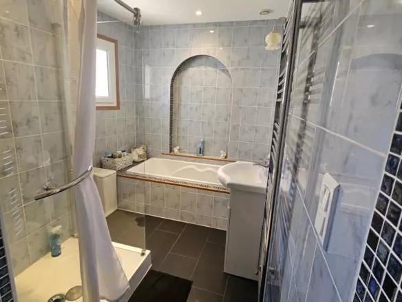 5-bedroom House In Busserolles, France (191 M²)