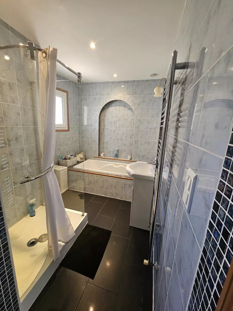 property_image_16rtpugqgl_20261010060559-6220aa 5-bedroom House In Busserolles, France (191 M²)