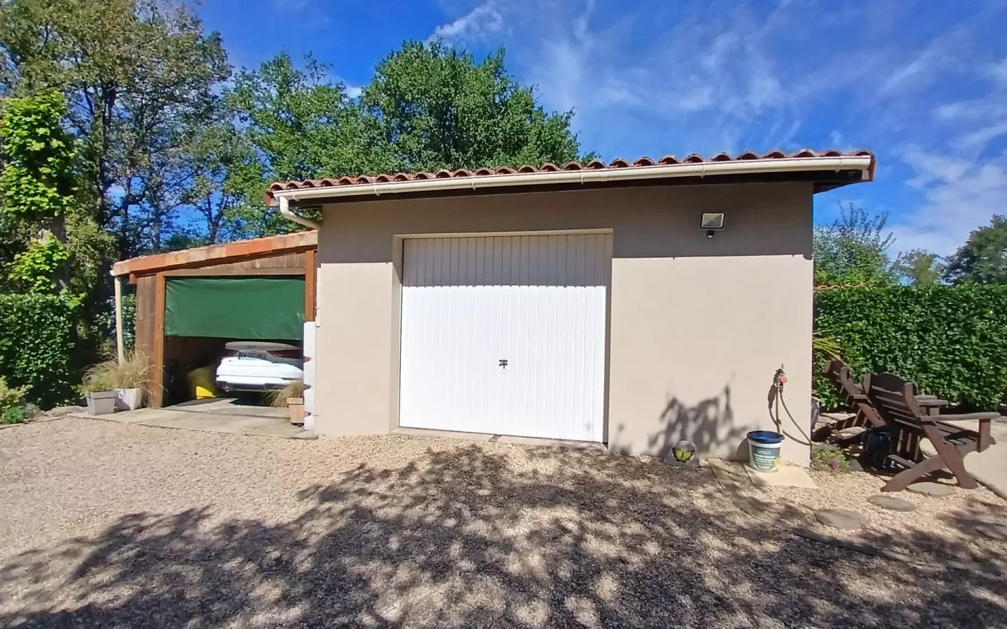 5-bedroom House In Busserolles, France (191 M²)