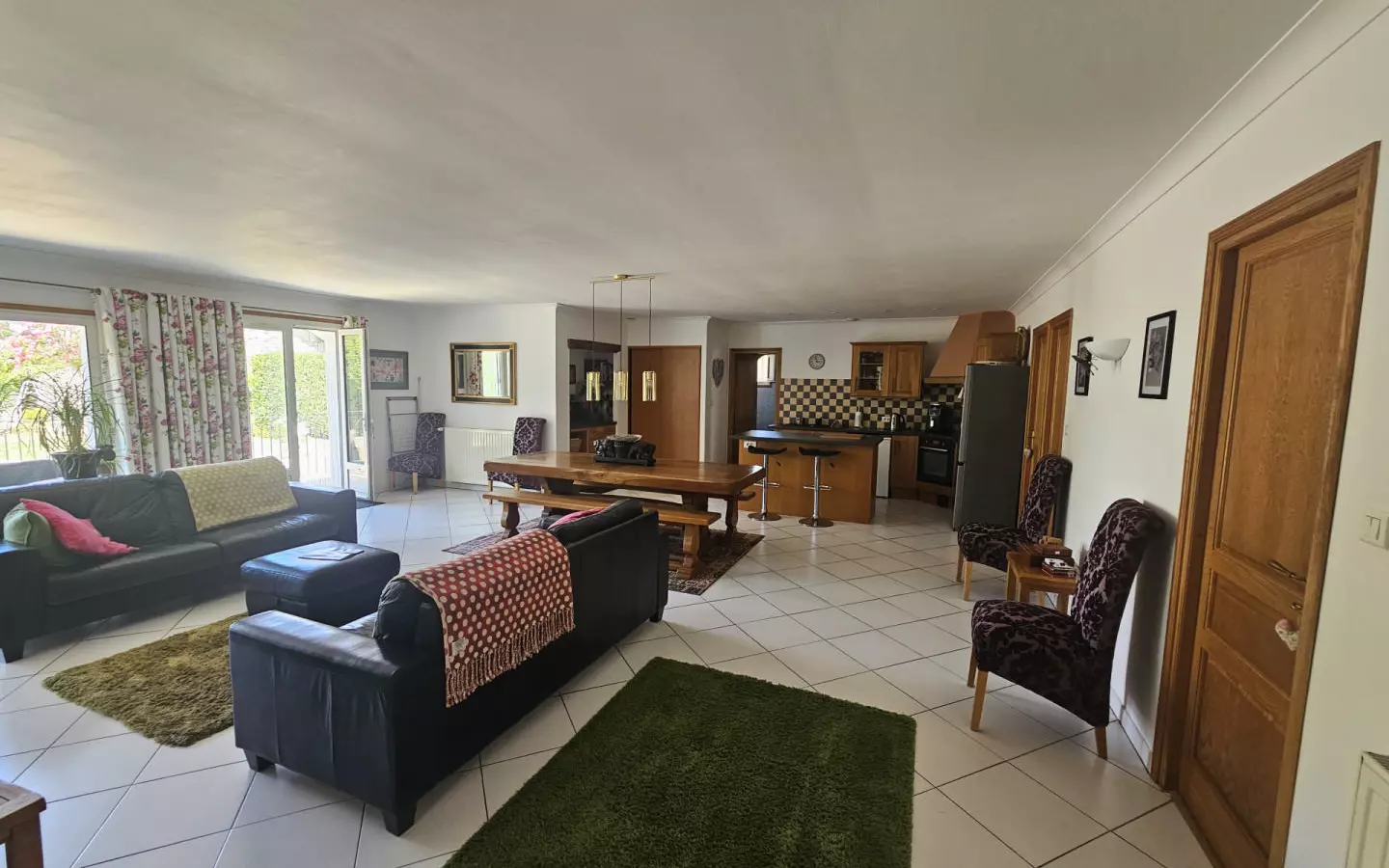 5-bedroom House In Busserolles, France (191 M²)