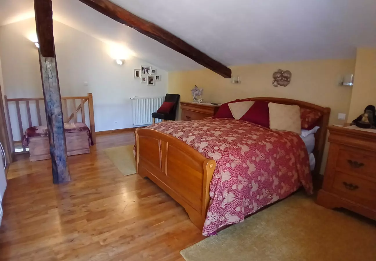 5-bedroom House In Busserolles, France (191 M²)