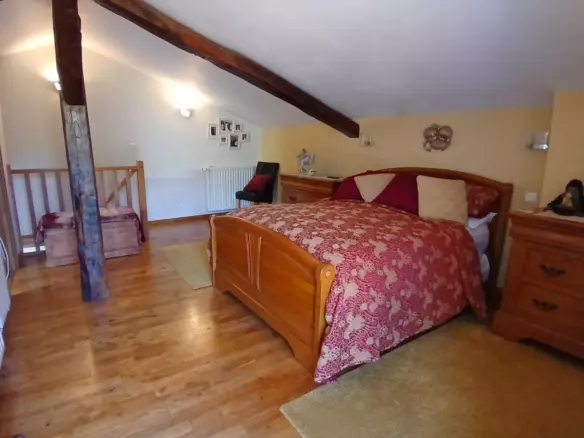 5-bedroom House In Busserolles, France (191 M²)