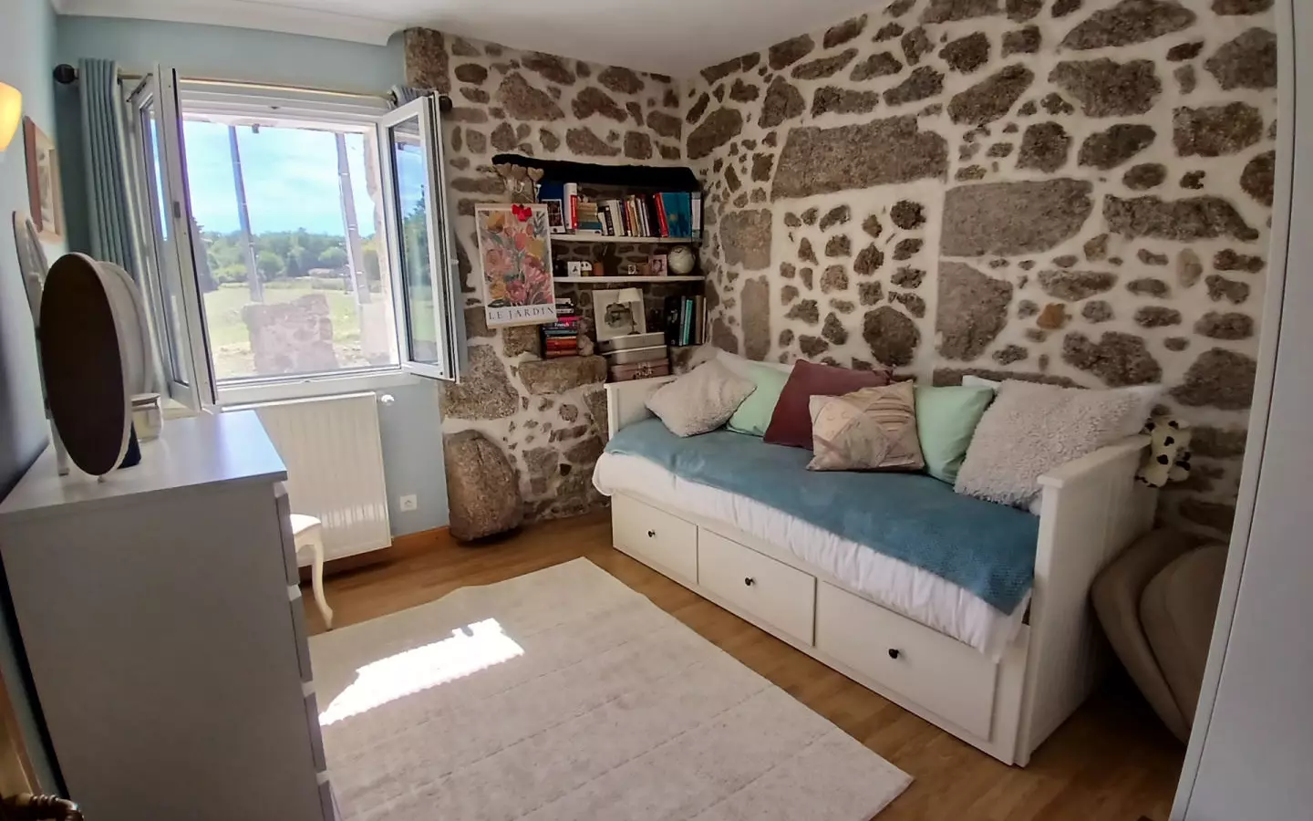 5-bedroom House In Busserolles, France (191 M²)