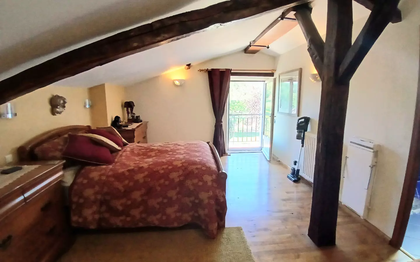 5-bedroom House In Busserolles, France (191 M²)