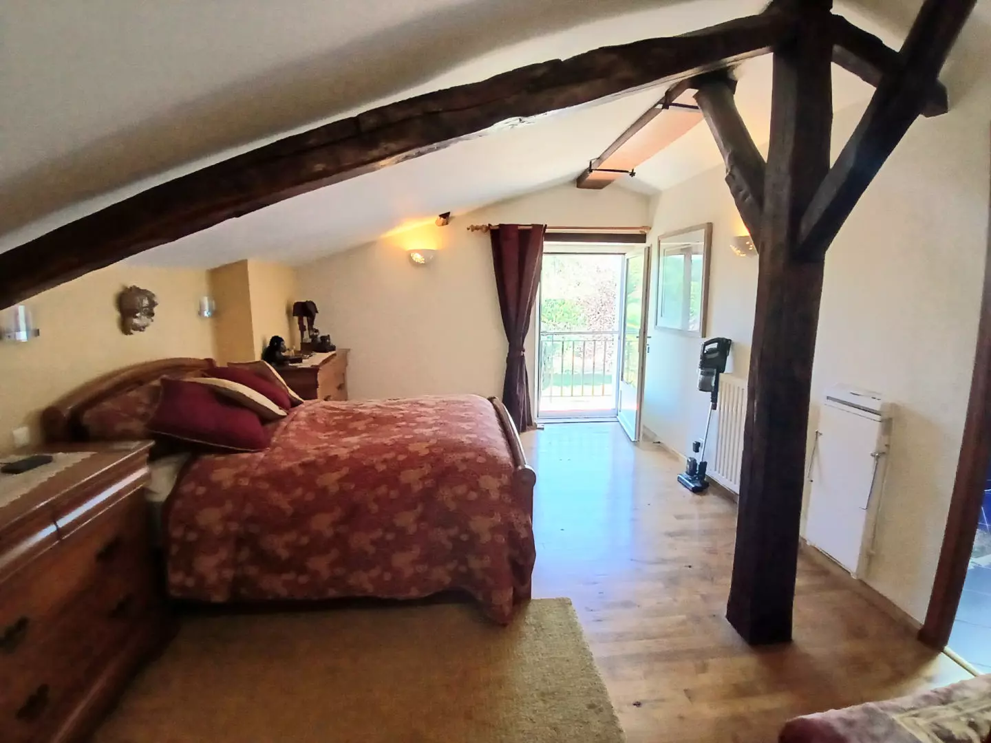 property_image_1vvnymfvt7_20261010060609-5d8950 5-bedroom House In Busserolles, France (191 M²)